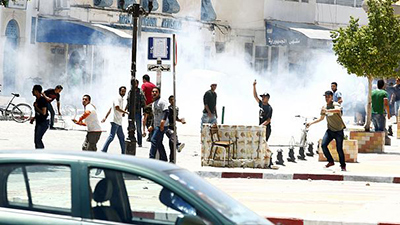 Enfrentamientos entre salafistas y policías en Túnez