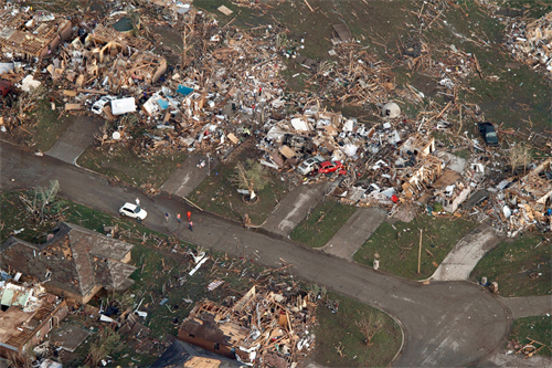 La cifra de muertos por el tornado en Oklahoma alcanza los 24