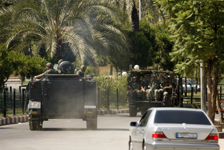 Sidón pasa su noche más violenta desde años