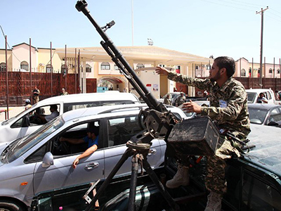 Enfrentamientos entre fuerzas especiales libias y grupo armado