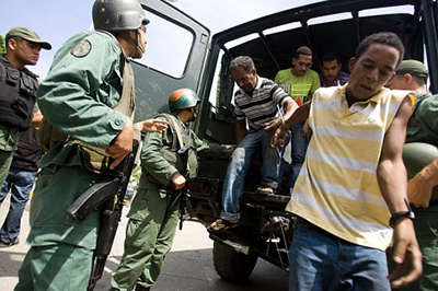 Mueren 4 guardias de prisión en un ataque en Colombia