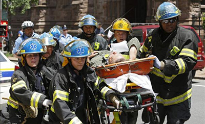 Cae un inmueble de cuatro pisos en el centro de Filadelfia
