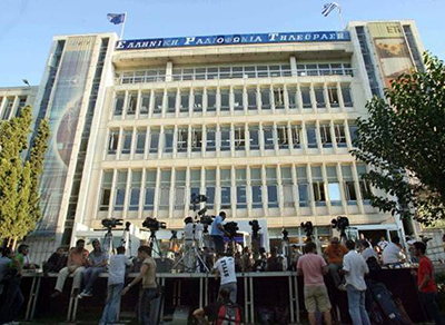 Grecia cierra la televisión pública para ahorrar