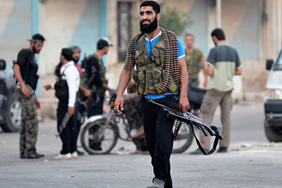 Sirios protestan en Alepo por el bloqueo de irregulares a alimentos