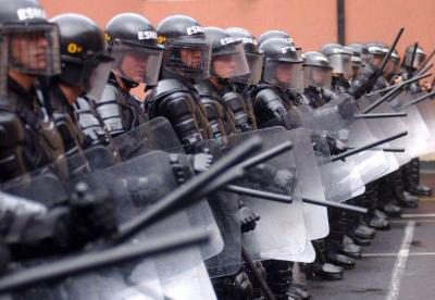 Garrote y zanahoria en Colombia