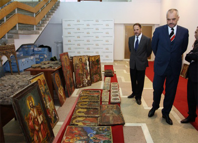 Policía albanesa confisca más de mil piezas de arte