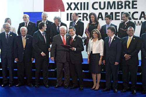 La Cumbre Iberoamericana condena el bloqueo de EEUU a Cuba