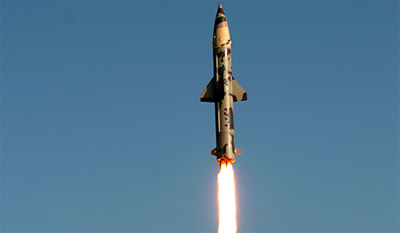 India presenta su nuevo misil táctico en la feria ADEX 2013 de Seúl