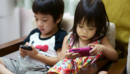 38% de los niños menores de dos años usa el ‘smartphone’