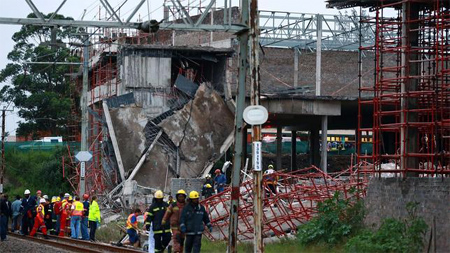 Derrumbe en centro comercial en Tongaat, Sudáfrica