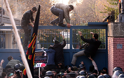 Reino Unido mejora sus relaciones con Irán “paso a paso”