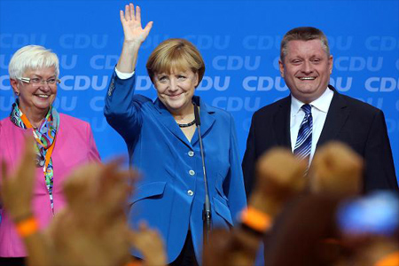 Firman acuerdo para tercer gobierno de Merkel en Alemania