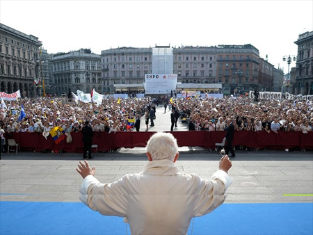 Papa llama a paz en Siria y fin de conflictos y violencia en el orbe