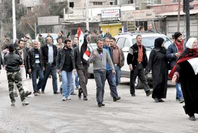 Cientos de desplazados sirios regresan a sus hogares