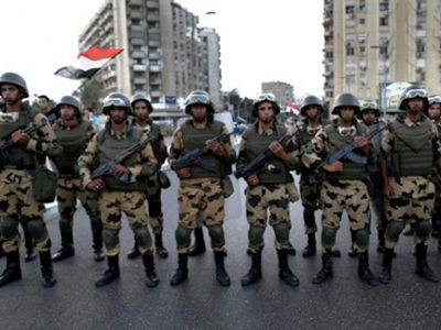 Presidente egipcio promueve a mariscal a su ministro de Defensa