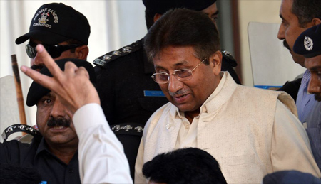 Musharraf evita de nuevo el juicio al ser hospitalizado