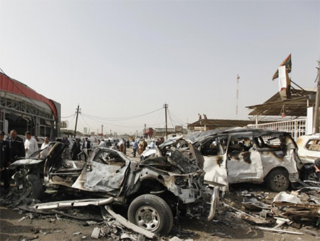 Explosión de un coche bomba contra un hospital en Yemen