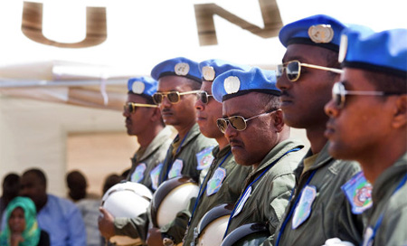 Mueren tres cascos azules por un ataque en Darfur, Sudán