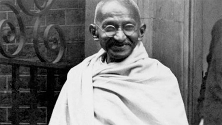India honra a Mahatma Gandhi en su 145 aniversario