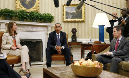 Al ébola, debemos ponerle fin allí, en África