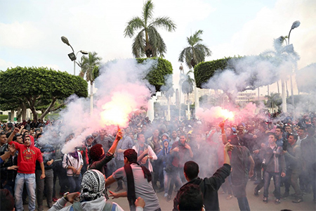 Ex presidente de Egipto declarado no culpable de matanzas de manifestantes