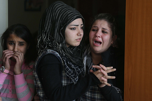 La guerra de los terroristas contra los huérfanos