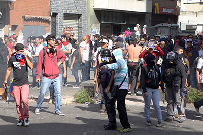 Más de 70 detenidos por los incidentes de Caracas