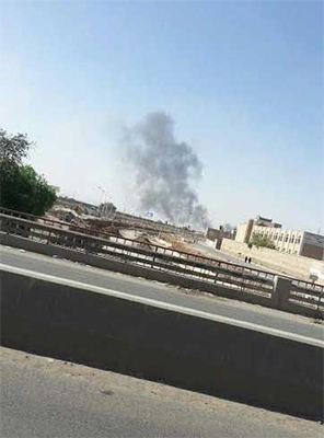 Aviación saudí bombardea el aeropuerto de Sanaa y destruye un avión civil