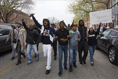 El caso del joven negro que sufrió lesiones mortales mientras era detenido