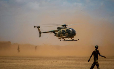 Fuerzas kenianas bombardean bases de Al Shabab en Somalia