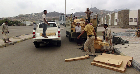 La coalición envía armas a las bandas en Yemen y Al Qaeda amplía su poder