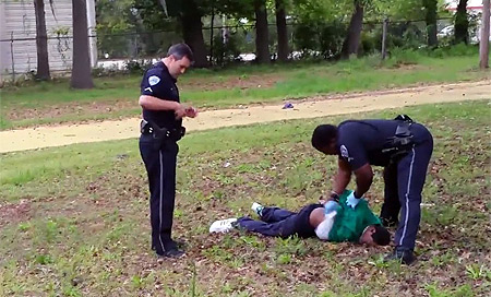 Indignación en EEUU por asesinato de un hombre desarmado