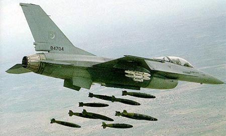 La aviación Pakistaní mata a 20 insurgentes de talibán 