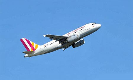 El copiloto accionó varias veces para que el avión descendiera más rápido