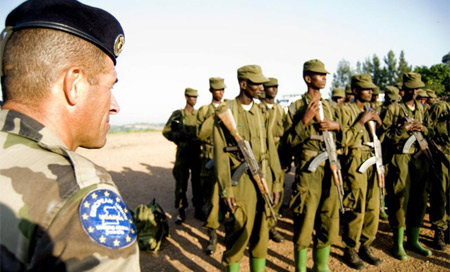 UE prorroga la misión de instructores militares en Somalia