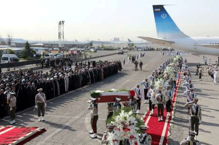 Teherán entierra a sus víctimas de la masacre de Mina