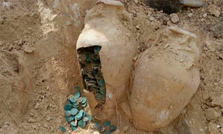 Encuentran en Sevilla 19 ánforas romanas que contienen monedas del siglo IV