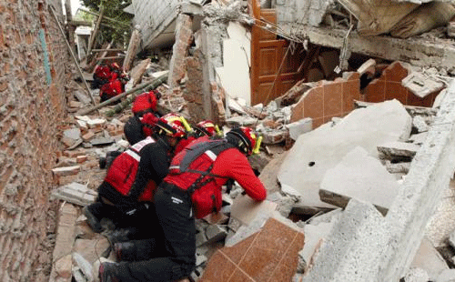 Las tareas de búsqueda y rescate continúan en Ecuador