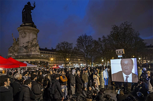 Actos violentos en París tras la intervención televisiva de Hollande