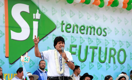 Activistas se suman a campaña por el Sí a Morales