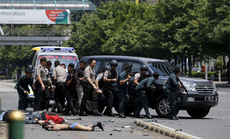 Más de diez muertos en los atentados de Yakarta