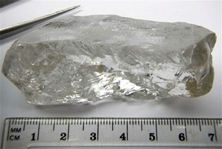 Extraen el diamante más grande de la historia de Angola