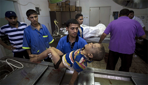 Muere un niño palestino tras estallar un proyectil en Gaza