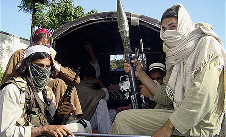 Talibán reivindica el atentado de Karachi