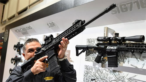 California aprueba un paquete de medidas de control de armas