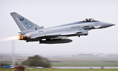 Fuerzas de resistencia yemeníes derriban un F-16 saudí