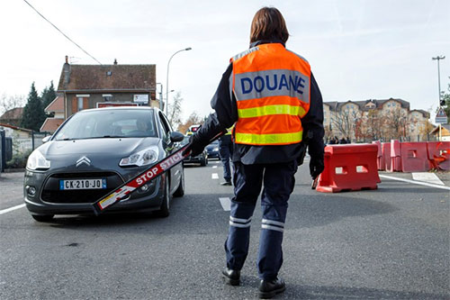 El presidente francés rectifica sus planes tras el atentado en Niza