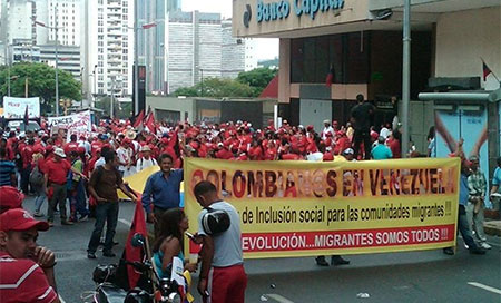 Colombianos marchan en Caracas para apoyar a Maduro