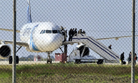 Se dio a conocer el nombre del secuestrador del avión A320