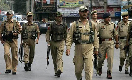 Un atentado con bomba casera deja cuatro muertos en India